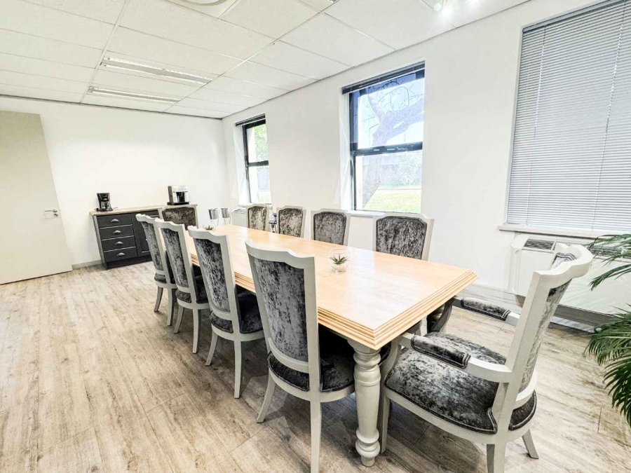 To Let Commercial Property for Rent in Mowbray Western Cape